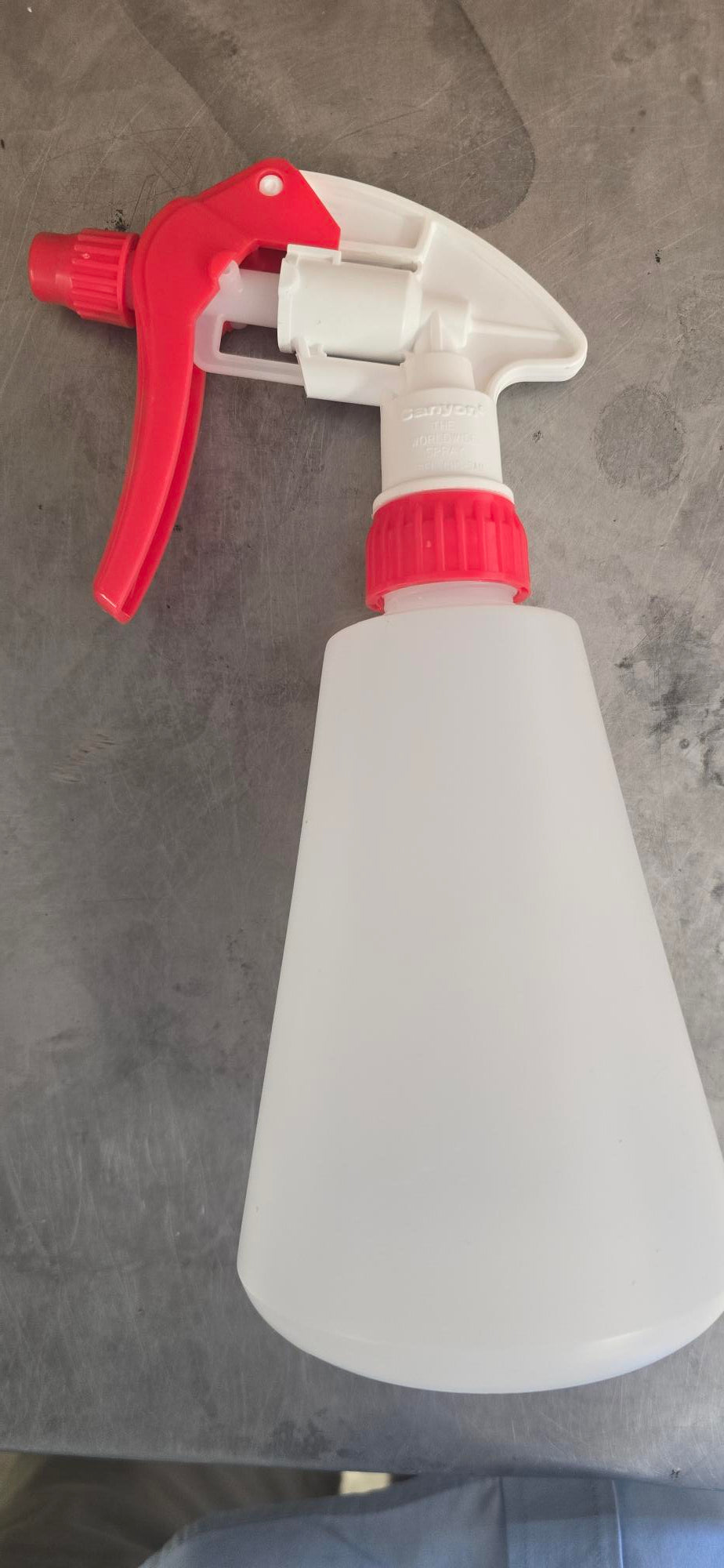 F380 -  Conical Spray Bottles with Canyon Sprayer 500mL